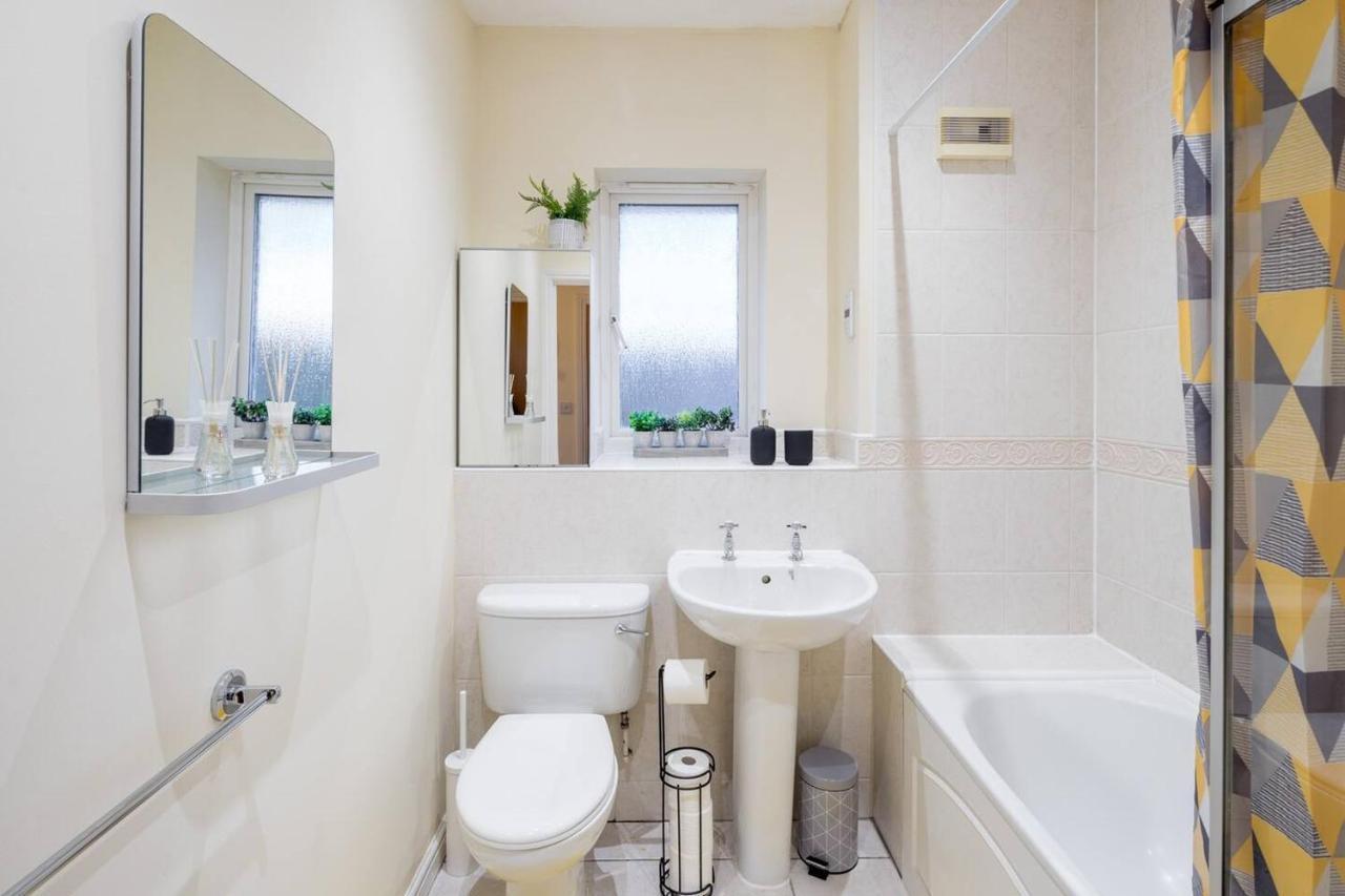 Apartament Cozy 2 Bed Flat Walking Distance From Excel Londra