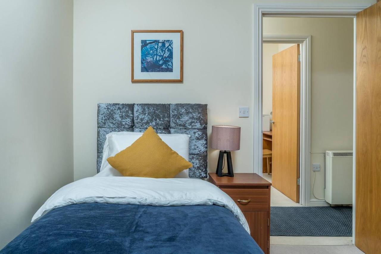 Apartament Cozy 2 Bed Flat Walking Distance From Excel